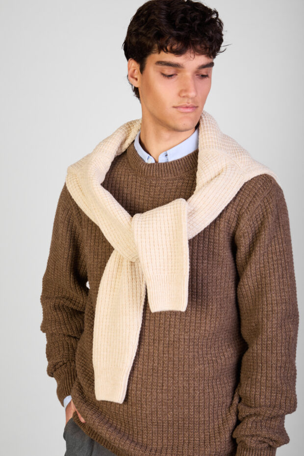 Sweater Estancia marrón